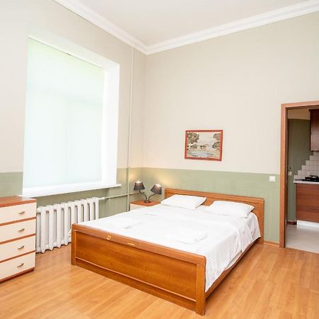 Простора 3 Кімнатна Біля Майдану Незалежності Apartment Kyiv Exterior photo