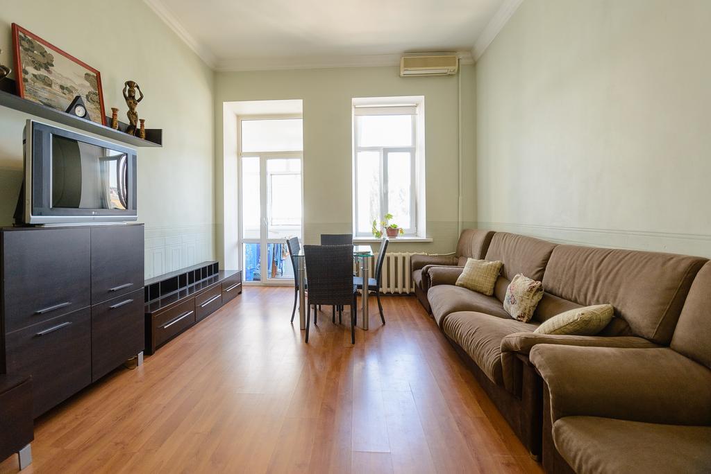 Простора 3 Кімнатна Біля Майдану Незалежності Apartment Kyiv Exterior photo